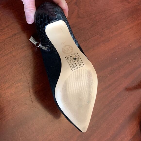 Michael Michael Kors Clara black suede 3” heel bootie Size 6 1/2 - Picture 4 of 9